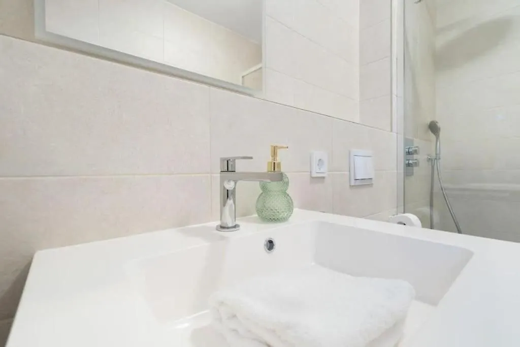 Brand New Studio In Center- Cd7 Luxembourg Apartment